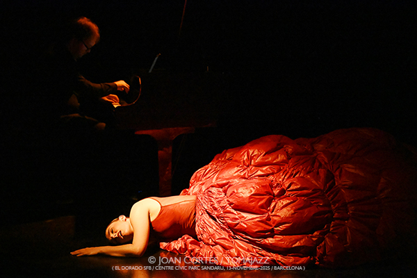 2025 en 25 imágenes -jazz, improvisación y flamenco- (segunda parte) Por Joan Cortès [INSTANTZZ AKA Galería fotográfica AKA Fotoblog de jazz, impro… y algo más] - Tomajazz - 2025 en 25 imágenes -jazz, improvisación y flamenco- )en esta ocasión con la segunda parte) es un clásico de Joan Cortès cada inicio de año en INSTANTZZ