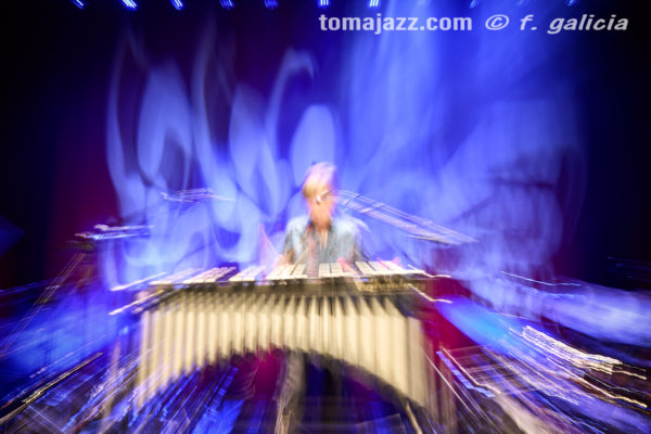 Marc Miralta «Flamenco vibes» (Auditorio La Colina, Sabiñánigo, Huesca. 2026-02-13) Por Fabio Galicia [INSTANTZZ AKA Galería fotográfica AKA Fotoblog de jazz, impro… y algo más] - Tomajazz - Marc Miralta «Flamenco vibes» actuó en el Auditorio La Colina de Sabiñánigo, en Huesca el 13 de febrero de 2026. Fabio Galicia lo retrata en INSTANTZZ. Actuaron Marc Miralta, Pedro Javier González, Manel Fortià, Shayan Fathi 