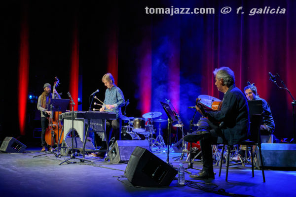 Marc Miralta «Flamenco vibes» (Auditorio La Colina, Sabiñánigo, Huesca. 2026-02-13) Por Fabio Galicia [INSTANTZZ AKA Galería fotográfica AKA Fotoblog de jazz, impro… y algo más] - Tomajazz - Marc Miralta «Flamenco vibes» actuó en el Auditorio La Colina de Sabiñánigo, en Huesca el 13 de febrero de 2026. Fabio Galicia lo retrata en INSTANTZZ. Actuaron Marc Miralta, Pedro Javier González, Manel Fortià, Shayan Fathi 