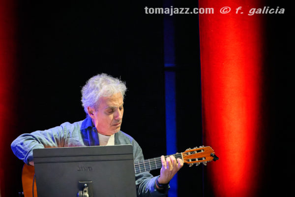 Marc Miralta «Flamenco vibes» (Auditorio La Colina, Sabiñánigo, Huesca. 2026-02-13) Por Fabio Galicia [INSTANTZZ AKA Galería fotográfica AKA Fotoblog de jazz, impro… y algo más] - Tomajazz - Marc Miralta «Flamenco vibes» actuó en el Auditorio La Colina de Sabiñánigo, en Huesca el 13 de febrero de 2026. Fabio Galicia lo retrata en INSTANTZZ. Actuaron Marc Miralta, Pedro Javier González, Manel Fortià, Shayan Fathi 