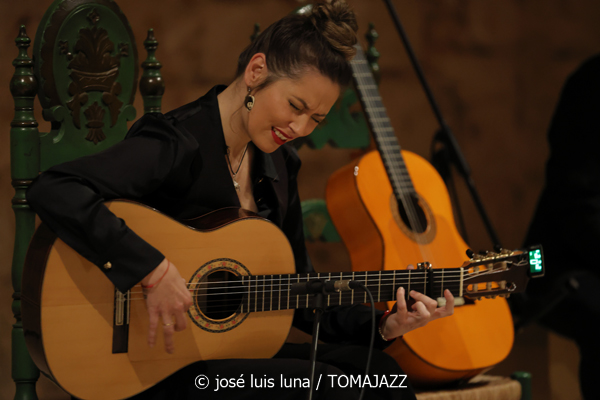 Mercedes Luján (V Festival Paco de Lucía 2026. Es Baluard Museu, Palma. 2026-03-19) Por José Luis Luna Rocafort [Flamencuras AKA INSTANTZZ AKA Galería fotográfica AKA Fotoblog de jazz, impro… y algo más] - Tomajazz - Mercedes Luján (V Festival Paco de Lucía 2026. Es Baluard Museu, Palma. 2026-03-19) Por José Luis Luna Rocafort [Flamencuras AKA INSTANTZZ