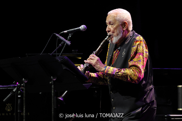 Paquito D'Rivera Trío (Auditorium de Palma. 2026-03-20) Por José Luis Luna Rocafort [INSTANTZZ AKA Galería fotográfica AKA Fotoblog de jazz, impro… y algo más] - Tomajazz - Paquito D'Rivera Trío actuó en el Auditorium de Palma el 20 de marzo de 2026. José Luis Luna Rocafort lo retrata en INSTANTZZ. Con Paquito D'Rivera, Pepe Rivero, Sebastián Laverde, Ángela Cervantes
