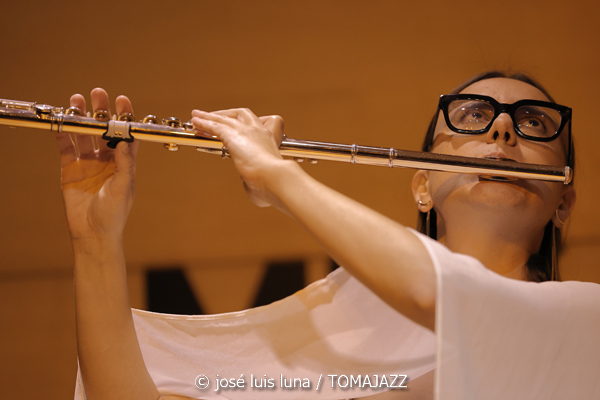 Úrsula Pomar - Toni Vich (V Festival Paco de Lucía 2026. Fundació Pilar i Joan Miró, Palma. 2026-03-21) Por José Luis Luna Rocafort [INSTANTZZ AKA Galería fotográfica AKA Fotoblog de jazz, impro… y algo más] - Tomajazz - Úrsula Pomar - Toni Vich actuaron en el V Festival Paco de Lucía 2026, el 21 de marzo de 2026. José Luis Luna Rocafort lo retrata en INSTANTZZ. Actuaron Úrsula Pomar, Toni Vich, Ángel Ramos