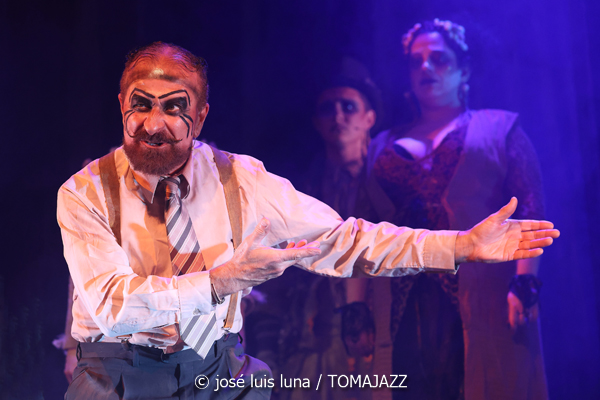 Òpera dels tres Cèntims (Teatre Xesc Forteza, Palma. 2026-03-15) Por José Luis Luna Rocafort [INSTANTZZ AKA Galería fotográfica AKA Fotoblog de jazz, impro… y algo más] - Tomajazz - Òpera dels tres Cèntims se representó en Teatre Xesc Forteza de Palma, el 15 de marzo de 2026. José Luis Luna Rocafort lo retrata en INSTANTZZ AKA Galería fotográfica AKA Fotoblog de jazz, impro… y algo más]
