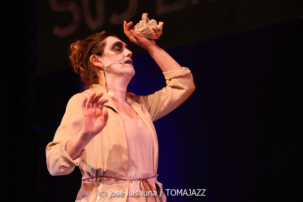 Òpera dels tres Cèntims (Teatre Xesc Forteza, Palma. 2026-03-15) Por José Luis Luna Rocafort [INSTANTZZ AKA Galería fotográfica AKA Fotoblog de jazz, impro… y algo más] - Tomajazz - Òpera dels tres Cèntims se representó en Teatre Xesc Forteza de Palma, el 15 de marzo de 2026. José Luis Luna Rocafort lo retrata en INSTANTZZ AKA Galería fotográfica AKA Fotoblog de jazz, impro… y algo más]