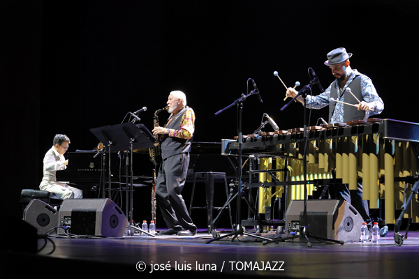 Paquito D'Rivera Trío (Auditorium de Palma. 2026-03-20) Por José Luis Luna Rocafort [INSTANTZZ AKA Galería fotográfica AKA Fotoblog de jazz, impro… y algo más] - Tomajazz - Paquito D'Rivera Trío actuó en el Auditorium de Palma el 20 de marzo de 2026. José Luis Luna Rocafort lo retrata en INSTANTZZ. Con Paquito D'Rivera, Pepe Rivero, Sebastián Laverde, Ángela Cervantes