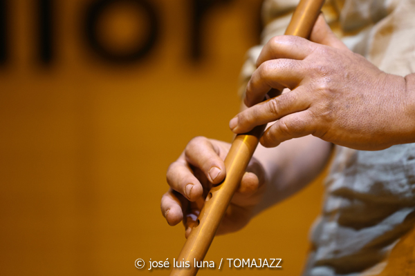 Úrsula Pomar - Toni Vich (V Festival Paco de Lucía 2026. Fundació Pilar i Joan Miró, Palma. 2026-03-21) Por José Luis Luna Rocafort [INSTANTZZ AKA Galería fotográfica AKA Fotoblog de jazz, impro… y algo más] - Tomajazz - Úrsula Pomar - Toni Vich actuaron en el V Festival Paco de Lucía 2026, el 21 de marzo de 2026. José Luis Luna Rocafort lo retrata en INSTANTZZ. Actuaron Úrsula Pomar, Toni Vich, Ángel Ramos