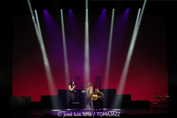 María Terremoto (V Festival Paco de Lucía 2026. Teatre Principal de Palma. 2026-03-13) Por José Luis Luna Rocafort [Flamencuras AKA INSTANTZZ AKA Galería fotográfica AKA Fotoblog de jazz, impro… y algo más] - Tomajazz - María Terremoto actuó en el V Festival Paco de Lucía 2026 en el Teatre Principal de Palma, el 13 de marzo de 2026. José Luis Luna Rocafort lo retrata en las Flamencuras de INSTANTZZ. Con María Terremoto, Nono Jero, Manuel Cantatore, Juan Diego, Mala Rodríguez