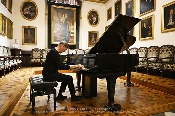 Josep-Maria Balanyà “Undress & Fly” (Clàsssica a la Reial Acadèmia / RACBASJ, 2026-01-20 / Barcelona) Por Joan Cortès [INSTANTZZ AKA Galería fotográfica AKA Fotoblog de jazz, impro… y algo más] - Tomajazz
