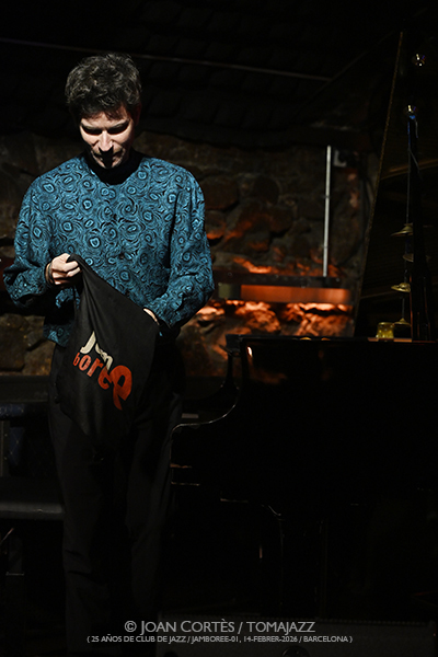 Marco Mezquida (25 aniversario Club de Jazz / Jamboree-01, 2026-02-14 / Barcelona) [y III] Por Joan Cortès [INSTANTZZ AKA Galería fotográfica AKA Fotoblog de jazz, impro… y algo más] - Tomajazz - Marco Mezquida actuó en Jamboree en la celebración CDJ25, el 14 de febrero de 2026. Joan Cortès lo retrata en INSTANTZZ