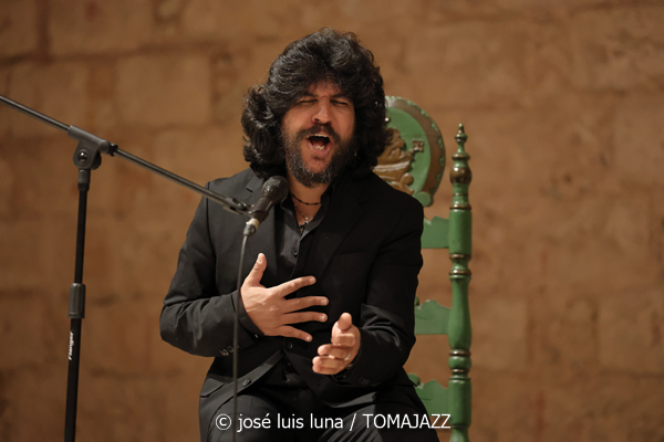 Mercedes Luján (V Festival Paco de Lucía 2026. Es Baluard Museu, Palma. 2026-03-19) Por José Luis Luna Rocafort [Flamencuras AKA INSTANTZZ AKA Galería fotográfica AKA Fotoblog de jazz, impro… y algo más] - Tomajazz - Mercedes Luján actuó en el V Festival Paco de Lucía 2026 en Palma, el 19 de marzo de 2026. José Luis Luna Rocafort lo retrata en las Flamencuras de INSTANTZZ. Con Mercedes Luján, Naím Real, Rancapino Chico