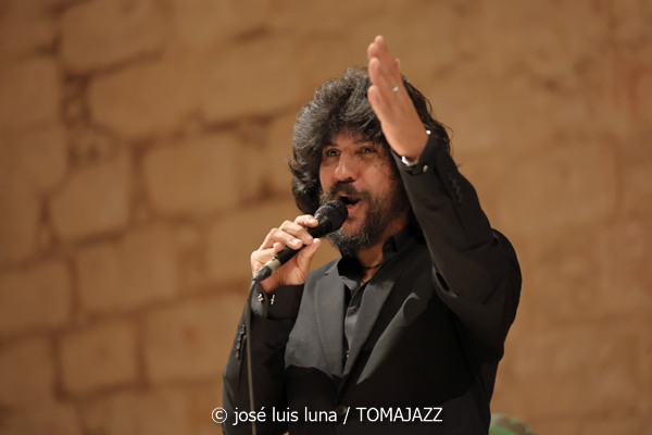 Mercedes Luján (V Festival Paco de Lucía 2026. Es Baluard Museu, Palma. 2026-03-19) Por José Luis Luna Rocafort [Flamencuras AKA INSTANTZZ AKA Galería fotográfica AKA Fotoblog de jazz, impro… y algo más] - Tomajazz - Mercedes Luján actuó en el V Festival Paco de Lucía 2026 en Palma, el 19 de marzo de 2026. José Luis Luna Rocafort lo retrata en las Flamencuras de INSTANTZZ. Con Mercedes Luján, Naím Real, Rancapino Chico