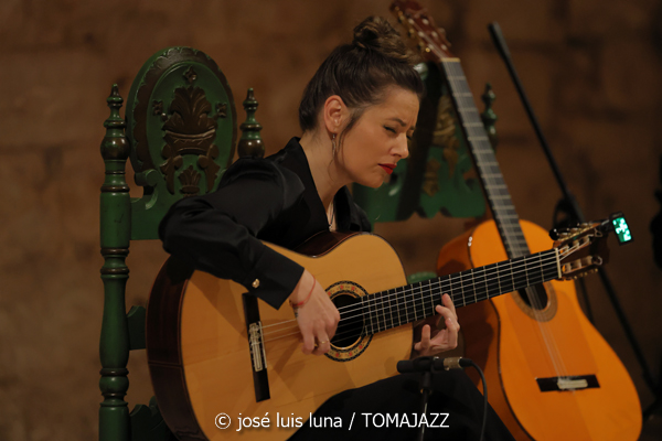 Mercedes Luján (V Festival Paco de Lucía 2026. Es Baluard Museu, Palma. 2026-03-19) Por José Luis Luna Rocafort [Flamencuras AKA INSTANTZZ AKA Galería fotográfica AKA Fotoblog de jazz, impro… y algo más] - Tomajazz - Mercedes Luján actuó en el V Festival Paco de Lucía 2026 en Palma, el 19 de marzo de 2026. José Luis Luna Rocafort lo retrata en las Flamencuras de INSTANTZZ. Con Mercedes Luján, Naím Real, Rancapino Chico