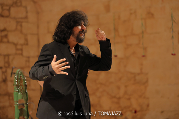 Mercedes Luján (V Festival Paco de Lucía 2026. Es Baluard Museu, Palma. 2026-03-19) Por José Luis Luna Rocafort [Flamencuras AKA INSTANTZZ AKA Galería fotográfica AKA Fotoblog de jazz, impro… y algo más] - Tomajazz - Mercedes Luján actuó en el V Festival Paco de Lucía 2026 en Palma, el 19 de marzo de 2026. José Luis Luna Rocafort lo retrata en las Flamencuras de INSTANTZZ. Con Mercedes Luján, Naím Real, Rancapino Chico