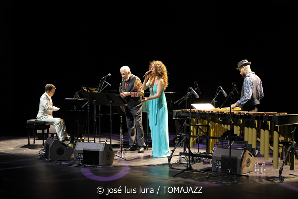 Paquito D'Rivera Trío (Auditorium de Palma. 2026-03-20) Por José Luis Luna Rocafort [INSTANTZZ AKA Galería fotográfica AKA Fotoblog de jazz, impro… y algo más] - Tomajazz - Paquito D'Rivera Trío actuó en el Auditorium de Palma el 20 de marzo de 2026. José Luis Luna Rocafort lo retrata en INSTANTZZ. Con Paquito D'Rivera, Pepe Rivero, Sebastián Laverde, Ángela Cervantes