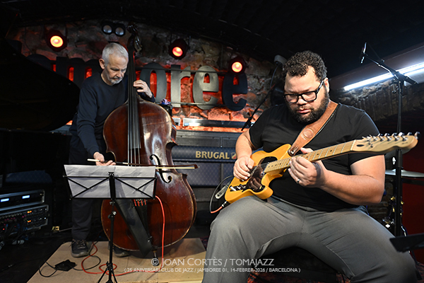 Juanma Trujillo & Baldo Martínez (25 aniversario Club de Jazz / Jamboree-01, 2026-02-14 / Barcelona) [I] Por Joan Cortès [INSTANTZZ AKA Galería fotográfica AKA Fotoblog de jazz, impro… y algo más] - Tomajazz - Juanma Trujillo & Baldo Martínez actuaron en Jamboree en el 25 aniversario de Club de Jazz. Joan Cortès lo retrata en INSTANTZZ