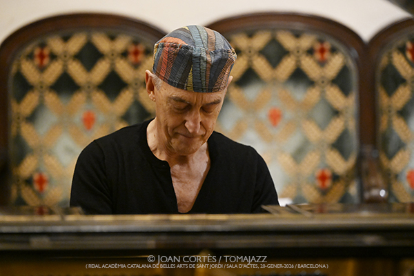 Josep-Maria Balanyà “Undress & Fly” (Clàsssica a la Reial Acadèmia / RACBASJ, 2026-01-20 / Barcelona) Por Joan Cortès [INSTANTZZ AKA Galería fotográfica AKA Fotoblog de jazz, impro… y algo más] - Tomajazz