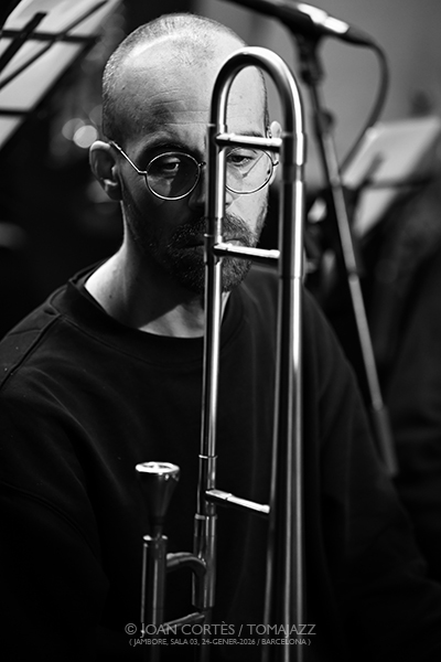 Natsuko Sugao NS Big Band “Impermanencia de los asuntos” (Jamboree-3, 2026-01-24 / Barcelona) Por Joan Cortès [INSTANTZZ AKA Galería fotográfica AKA Fotoblog de jazz, impro… y algo más] - Tomajazz - Natsuko Sugao NS Big Band “Impermanencia de los asuntos” actuó en Jamboree de Barcelona el 24 de enero de 2026. Joan Cortès lo retrata en INSTANTZZ. Con