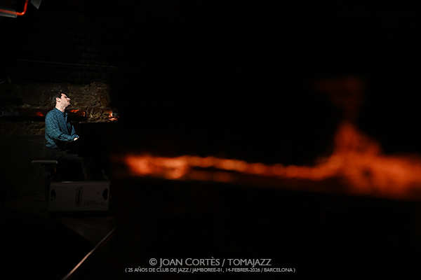 Marco Mezquida (25 aniversario Club de Jazz / Jamboree-01, 2026-02-14 / Barcelona) [y III] Por Joan Cortès [INSTANTZZ AKA Galería fotográfica AKA Fotoblog de jazz, impro… y algo más] - Tomajazz - Marco Mezquida actuó en Jamboree en la celebración CDJ25, el 14 de febrero de 2026. Joan Cortès lo retrata en INSTANTZZ