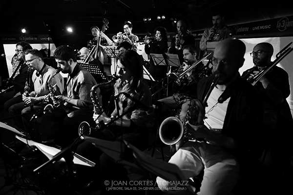 Natsuko Sugao NS Big Band “Impermanencia de los asuntos” (Jamboree-3, 2026-01-24 / Barcelona) Por Joan Cortès [INSTANTZZ AKA Galería fotográfica AKA Fotoblog de jazz, impro… y algo más] - Tomajazz - Natsuko Sugao NS Big Band “Impermanencia de los asuntos” actuó en Jamboree de Barcelona el 24 de enero de 2026. Joan Cortès lo retrata en INSTANTZZ. Con