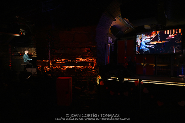 Marco Mezquida (25 aniversario Club de Jazz / Jamboree-01, 2026-02-14 / Barcelona) [y III] Por Joan Cortès [INSTANTZZ AKA Galería fotográfica AKA Fotoblog de jazz, impro… y algo más] - Tomajazz - Marco Mezquida actuó en Jamboree en la celebración CDJ25, el 14 de febrero de 2026. Joan Cortès lo retrata en INSTANTZZ