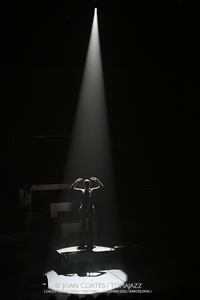 Anna Ferrer “Pa” (L’Auditori S2•OM, 2026-01-17 / Barcelona) Por Joan Cortès [INSTANTZZ AKA Galería fotográfica AKA Fotoblog de jazz, impro… y algo más] - Tomajazz - Anna Ferrer “Pa” actuó en L’Auditori S2•OM de Barcelona el 17 de enero de 2026., Joan Cortès [INSTANTZZ