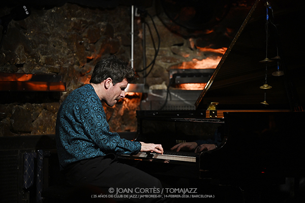 Marco Mezquida (25 aniversario Club de Jazz / Jamboree-01, 2026-02-14 / Barcelona) [y III] Por Joan Cortès [INSTANTZZ AKA Galería fotográfica AKA Fotoblog de jazz, impro… y algo más] - Tomajazz - Marco Mezquida actuó en Jamboree en la celebración CDJ25, el 14 de febrero de 2026. Joan Cortès lo retrata en INSTANTZZ