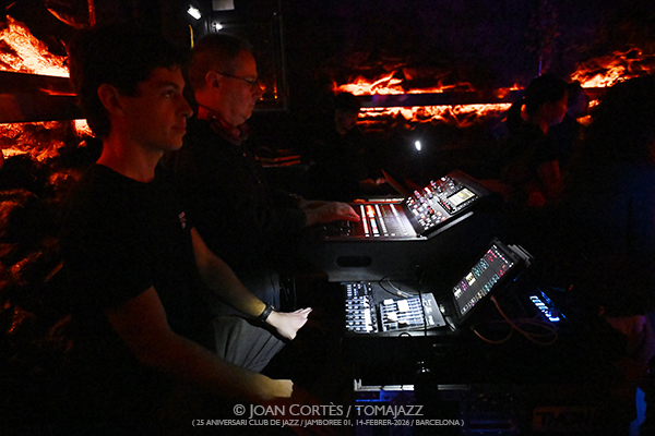 Juanma Trujillo & Baldo Martínez (25 aniversario Club de Jazz / Jamboree-01, 2026-02-14 / Barcelona) [I] Por Joan Cortès [INSTANTZZ AKA Galería fotográfica AKA Fotoblog de jazz, impro… y algo más] - Tomajazz - Juanma Trujillo & Baldo Martínez actuaron en Jamboree en el 25 aniversario de Club de Jazz. Joan Cortès lo retrata en INSTANTZZ