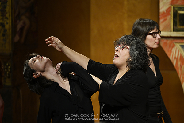 Veus Lliures “Relat” (Cicle Guitarres / Museu de la Música, 2026-01-15 / Barcelona) Por Joan Cortès [INSTANTZZ AKA Galería fotográfica AKA Fotoblog de jazz, impro… y algo más] - Tomajazz - Veus Lliures “Relat” actuó en el Cicle Guitarres del Museu de la Música de Barcelona, el 15 de enero de 2026. Joan Cortès lo retrata en INSTANTZZ