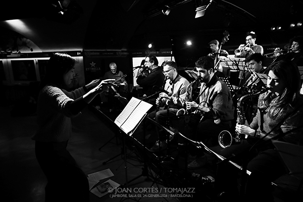 Natsuko Sugao NS Big Band “Impermanencia de los asuntos” (Jamboree-3, 2026-01-24 / Barcelona) Por Joan Cortès [INSTANTZZ AKA Galería fotográfica AKA Fotoblog de jazz, impro… y algo más] - Tomajazz - Natsuko Sugao NS Big Band “Impermanencia de los asuntos” actuó en Jamboree de Barcelona el 24 de enero de 2026. Joan Cortès lo retrata en INSTANTZZ. Con Natsuko Sugao, Dani Pérez, Ester Quevedo, Gorka Benítez, Jordi Santanach, Marcel•lí Bayer, Marta Duran, Andreu Domènech, Maria Antònia Gili, Òscar Latorre, Pol Padrós, Paco Fernández, Víctor Colomer,  Daniel Noguero, Aram Montagud,  Darío García,  Masa Kamaguchi, Andreu Pitarch