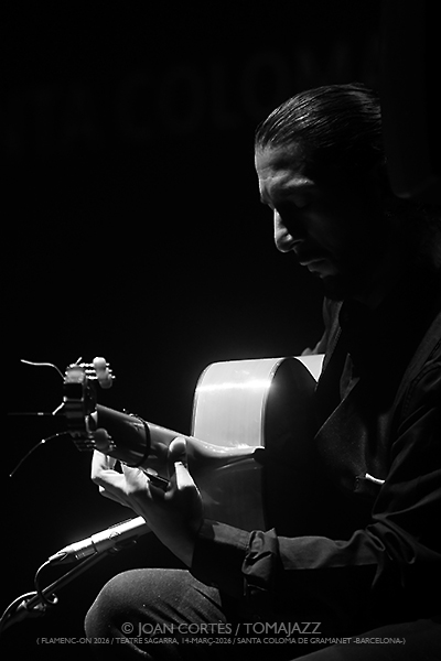 Duquende (Flamenc-ON 2026 / Teatre Sagarra, 2026-03-14 / Santa Coloma de Gramenet -Barcelona-) [I] Por Joan Cortès [Flamencuras AKA INSTANTZZ AKA Galería fotográfica AKA Fotoblog de jazz, impro… y algo más] - Tomajazz - Duquende actuó en Flamenc-ON 2026 de Santa Coloma de Gramenet, Barcelona, el 14 de marzo de 2026. Joan Cortès lo retrata en las Flamencuras de INSTANTZZ. Actuaron Duquende, José Andrés Cortés, Juan Mateos, Diego Amaya, Sergio de Finizio 