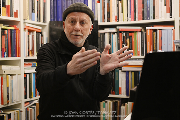 David Mengual Maitia (Sangarra / Llibreria Strogoff, 2026-02-19 / La Garriga -Barcelona-) Por Joan Cortès [INSTANTZZ AKA Galería fotográfica AKA Fotoblog de jazz, impro… y algo más] - Tomajazz - David Mengual Maitia actuó en la Llibreria Strogoff, de La Garriga, Barcelona, el 19 de febrero de 2026. Joan Cortès lo retrata en NSTANTZZ. David Mengual Maitia son David Mengual, Joan Mas, Marc Cuevas, Oriol Roca 