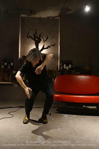 Constanza Brncic & Nuno Rebelo (CIMIC-2026 / Can Batet, 2026-03-14 / Olot -Girona-) [III] Por Joan Cortès [INSTANTZZ AKA Galería fotográfica AKA Fotoblog de jazz, impro… y algo más] - Tomajazz - Constanza Brncic & Nuno Rebelo actuaron en CIMIC-2026 en Olot, Girona, el 14 de marzo de 2016. Joan Cortès lo retrata en INSTANTZZ
