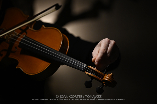 Luz Prado (CIMIC-2026 / Can Batet, 2026-02-21 / Olot -Girona-) [II] Por Joan Cortès [INSTANTZZ AKA Galería fotográfica AKA Fotoblog de jazz, impro… y algo más] - Tomajazz - Luz Prado actuó en CIMIC-2026 en Can Batet en Girona, el 21 de febrero de 2026. Joan Cortès INSTANTZZ
