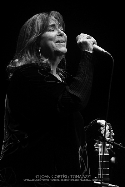 INSTANTZZ: Invierno Femenino 2025-26 (I) Por Joan Cortès [INSTANTZZ AKA Galería fotográfica AKA Fotoblog de jazz, impro… y algo más] - Tomajazz - Un clásico de Joan Cortés en Tomajazz son sus especiales Invierno Femenino, de 2025-26 en esta ocasión. Con