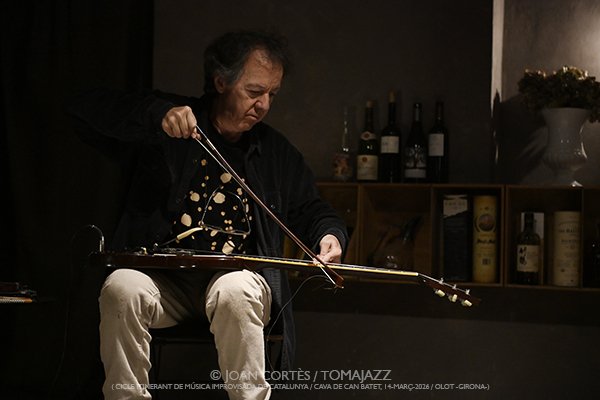 Constanza Brncic & Nuno Rebelo (CIMIC-2026 / Can Batet, 2026-03-14 / Olot -Girona-) [III] Por Joan Cortès [INSTANTZZ AKA Galería fotográfica AKA Fotoblog de jazz, impro… y algo más] - Tomajazz - Constanza Brncic & Nuno Rebelo actuaron en CIMIC-2026 en Olot, Girona, el 14 de marzo de 2016. Joan Cortès lo retrata en INSTANTZZ