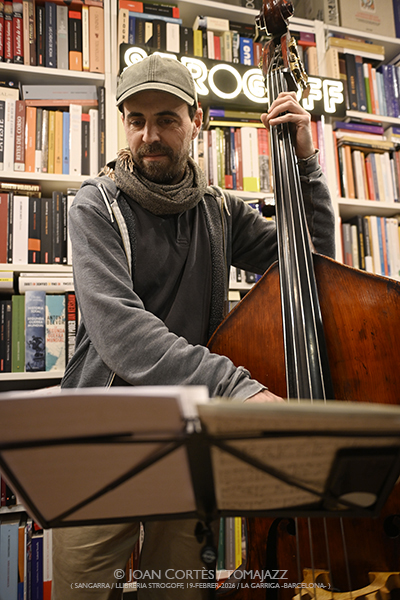 David Mengual Maitia (Sangarra / Llibreria Strogoff, 2026-02-19 / La Garriga -Barcelona-) Por Joan Cortès [INSTANTZZ AKA Galería fotográfica AKA Fotoblog de jazz, impro… y algo más] - Tomajazz - David Mengual Maitia actuó en la Llibreria Strogoff, de La Garriga, Barcelona, el 19 de febrero de 2026. Joan Cortès lo retrata en NSTANTZZ. David Mengual Maitia son David Mengual, Joan Mas, Marc Cuevas, Oriol Roca 