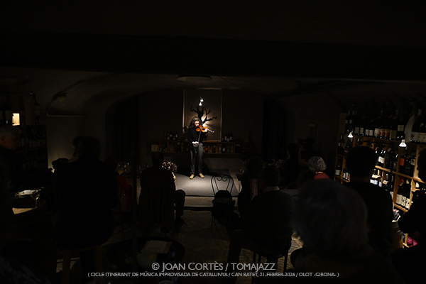 Luz Prado (CIMIC-2026 / Can Batet, 2026-02-21 / Olot -Girona-) [II] Por Joan Cortès [INSTANTZZ AKA Galería fotográfica AKA Fotoblog de jazz, impro… y algo más] - Tomajazz - Luz Prado actuó en CIMIC-2026 en Can Batet en Girona, el 21 de febrero de 2026. Joan Cortès INSTANTZZ