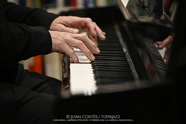 David Mengual Maitia (Sangarra / Llibreria Strogoff, 2026-02-19 / La Garriga -Barcelona-) Por Joan Cortès [INSTANTZZ AKA Galería fotográfica AKA Fotoblog de jazz, impro… y algo más] - Tomajazz - David Mengual Maitia actuó en la Llibreria Strogoff, de La Garriga, Barcelona, el 19 de febrero de 2026. Joan Cortès lo retrata en NSTANTZZ. David Mengual Maitia son David Mengual, Joan Mas, Marc Cuevas, Oriol Roca 