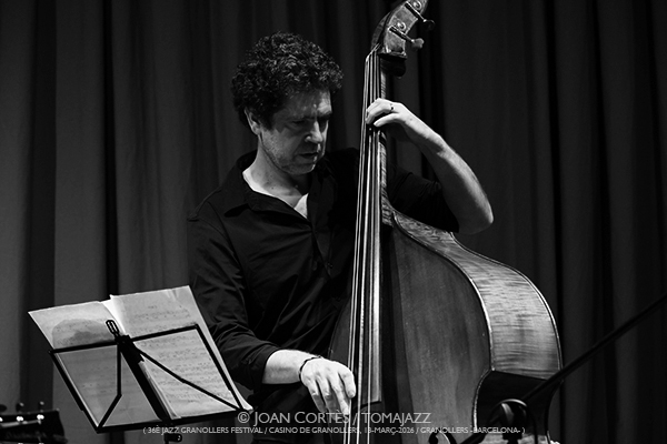 Lage Lund Trio (36è Jazz Granollers Festival / Casino, 2026-03-13 / Granollers -Barcelona-) [y III] Por Joan Cortès [INSTANTZZ AKA Galería fotográfica AKA Fotoblog de jazz, impro… y algo más] - Tomajazz - Lage Lund Trio actuó en el 36è Jazz Granollers Festival, el 13 de marzo de 2026. Joan Cortès lo retrata en INSTANTZZ. Lage Lund Trio son Lage Lund, Orlando Le Fleming, Greg Hutchinson