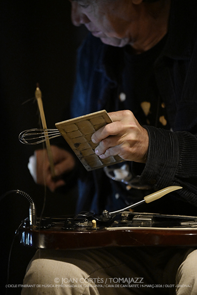 Constanza Brncic & Nuno Rebelo (CIMIC-2026 / Can Batet, 2026-03-14 / Olot -Girona-) [III] Por Joan Cortès [INSTANTZZ AKA Galería fotográfica AKA Fotoblog de jazz, impro… y algo más] - Tomajazz - Constanza Brncic & Nuno Rebelo actuaron en CIMIC-2026 en Olot, Girona, el 14 de marzo de 2016. Joan Cortès lo retrata en INSTANTZZ