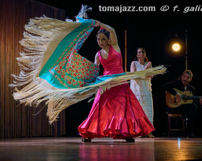 Olga Pericet “Baile Sonoro” (Palacio de Congresos, Jaca. 2026-03-28) Por Fabio Galicia [Flamencuras AKA INSTANTZZ AKA Galería fotográfica AKA Fotoblog de jazz, impro… y algo más] - Tomajazz - Olga Pericet “Baile Sonoro” actuó en el Palacio de Congresos de Jaca, el 28 de marzo de 2026. Fabio Galicia lo retrata en las Flamencuras de INSTANTZZ. Con José Manuel León, Mercedes Cortés, Olga Pericet