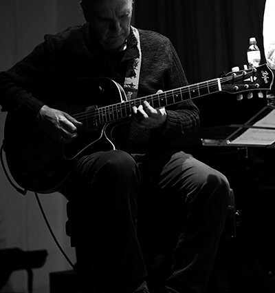 Joan Sanmartí 5t (36è Jazz Granollers Festival 2026/ Casino, 2026-02-20 / Granollers -Barcelona-) [I] Por Joan Cortès [INSTANTZZ AKA Galería fotográfica AKA Fotoblog de jazz, impro… y algo más] - Tomajazz - Joan Sanmartí 5t actuó en el 36è Jazz Granollers Festival 2026, el 20 de febrero de 2026. Joan Cortès lo retrata en INSTANTZZ. Joan Sanmartí 5t son Joan Sanmartí, Gabriel Amargant, Pau Domènech, Marc Cuevas, Joan Vidal