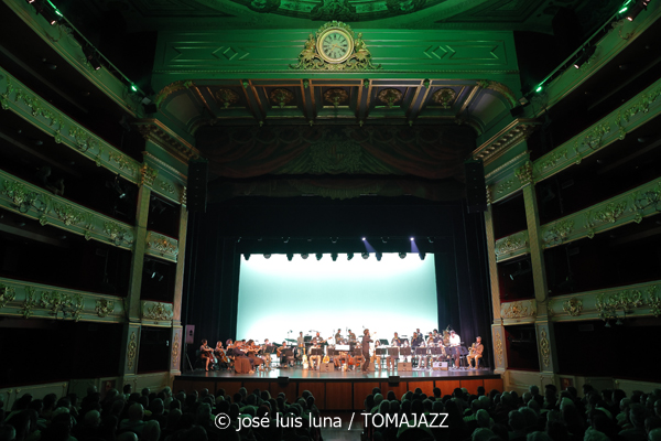 Huialfàs Ensemble (Teatre Principal de Palma. 2026-05-03) Por José Luis Luna Rocafort [INSTANTZZ AKA Galería fotográfica AKA Fotoblog de jazz, impro… y algo más] - Tomajazz - Huialfàs Ensemble actuó en el Teatre Principal de Palma, el 3 de mayo de 2026. José Luis Luna Rocafort lo retrata en INSTANTZZ
