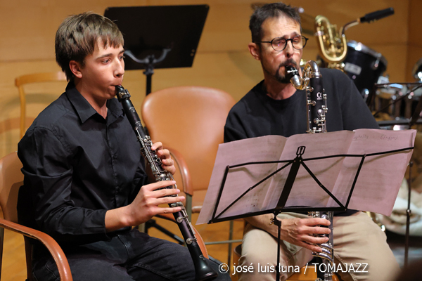 Tocabemolls Jazz Band (Día Internacional del Jazz Mallorca. Fundació Joan Miró Palma. 2026-04-30) Por José Luis Luna Rocafort [INSTANTZZ AKA Galería fotográfica AKA Fotoblog de jazz, impro… y algo más] - Tomajazz - Tocabemolls Jazz Band actuó en el Día Internacional del Jazz Mallorca 2026 en la Fundació Joan Miró Palma, el 30 de abril de 2026. José Luis Luna Rocafort lo retrata en INSTANTZZ