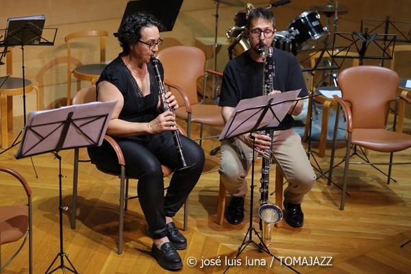 Tocabemolls Jazz Band (Día Internacional del Jazz Mallorca. Fundació Joan Miró Palma. 2026-04-30) Por José Luis Luna Rocafort [INSTANTZZ AKA Galería fotográfica AKA Fotoblog de jazz, impro… y algo más] - Tomajazz - Tocabemolls Jazz Band actuó en el Día Internacional del Jazz Mallorca 2026 en la Fundació Joan Miró Palma, el 30 de abril de 2026. José Luis Luna Rocafort lo retrata en INSTANTZZ