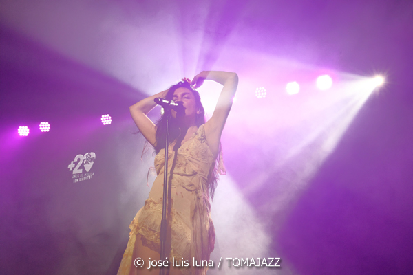 La Tania (V Festival Paco de Lucía 2026. Es Gremi, Palma. 2026-05-15) Por José Luis Luna Rocafort [Flamencuras AKA INSTANTZZ AKA Galería fotográfica AKA Fotoblog de jazz, impro… y algo más] - Tomajazz - La Tania actuó en el V Festival Paco de Lucía 2026 de Palma. José Luis Luna Rocafort lo retrata en las Flamencuras de INSTANTZZ. Con La Tania, Pablo Serrano, Manuel Urbina