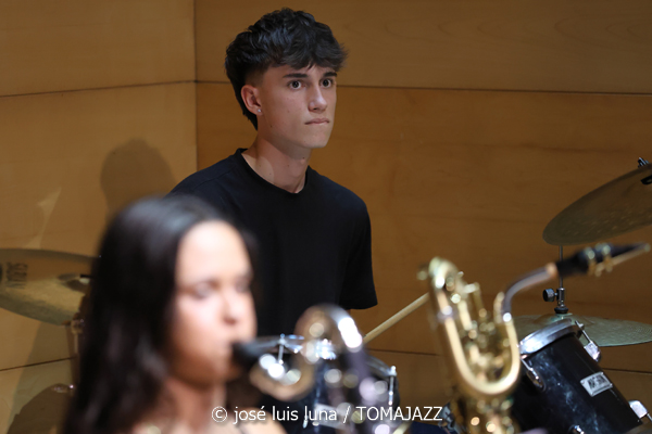 Tocabemolls Jazz Band (Día Internacional del Jazz Mallorca. Fundació Joan Miró Palma. 2026-04-30) Por José Luis Luna Rocafort [INSTANTZZ AKA Galería fotográfica AKA Fotoblog de jazz, impro… y algo más] - Tomajazz - Tocabemolls Jazz Band actuó en el Día Internacional del Jazz Mallorca 2026 en la Fundació Joan Miró Palma, el 30 de abril de 2026. José Luis Luna Rocafort lo retrata en INSTANTZZ