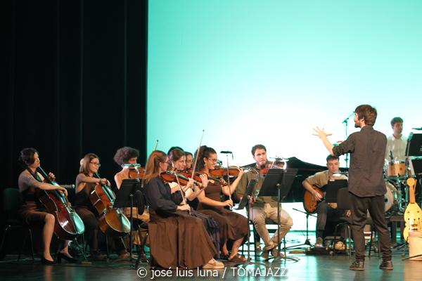 Huialfàs Ensemble (Teatre Principal de Palma. 2026-05-03) Por José Luis Luna Rocafort [INSTANTZZ AKA Galería fotográfica AKA Fotoblog de jazz, impro… y algo más] - Tomajazz - Huialfàs Ensemble actuó en el Teatre Principal de Palma, el 3 de mayo de 2026. José Luis Luna Rocafort lo retrata en INSTANTZZ