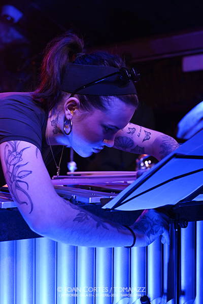 Sasha Berliner Group (Jamboree, 2026-04-01 / Barcelona) Por Joan Cortès [INSTANTZZ AKA Galería fotográfica AKA Fotoblog de jazz, impro… y algo más] - Tomajazz - Sasha Berliner Group actuó en Jamboree, el 1 de abril de 2026. Joan Cortès lo retrata en INSTANTZZ. Sasha Berliner Group son Sasha Berliner, Rasmus Sørensen, Freddie Jensen, Jamie Peet 